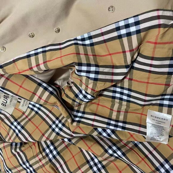 Burberry  Short Chelsea Heritage Trench Coat - Picture 14 of 14